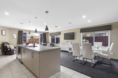 Photo of property in 17 Farleigh Close, Huntington, Hamilton, 3210