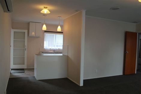 Photo of property in 1/71 Hepburn Road, Glendene, Auckland, 0602