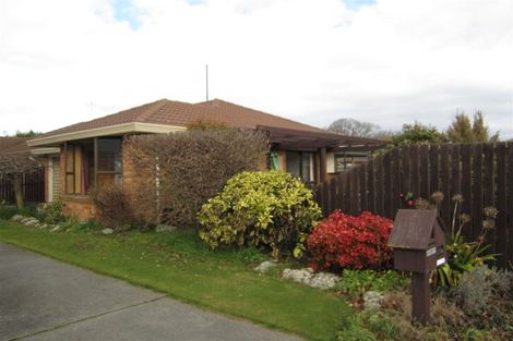 Photo of property in 15 Topaz Place, Bishopdale, Christchurch, 8053