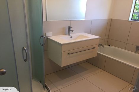 Photo of property in 9 Rewarewa Road, Te Atatu Peninsula, Auckland, 0610