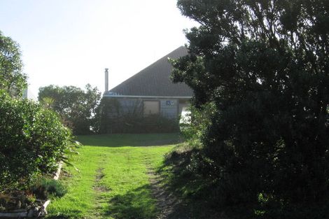 Photo of property in 99 Field Way, Waikanae Beach, Waikanae, 5036