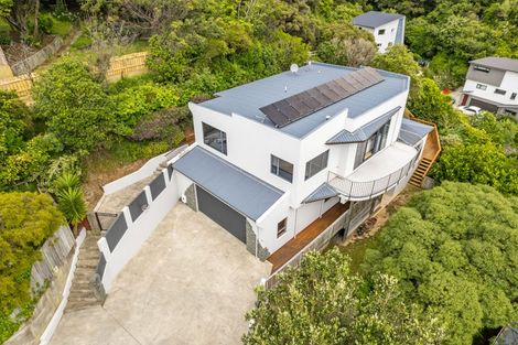 Photo of property in 8a Kiriwai Road, Paremata, Porirua, 5024