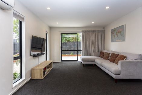 Photo of property in 8a Defoe Place, Waltham, Christchurch, 8023