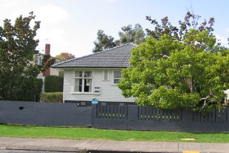 Photo of property in 1/9 Preston Avenue, Henderson, Auckland, 0610
