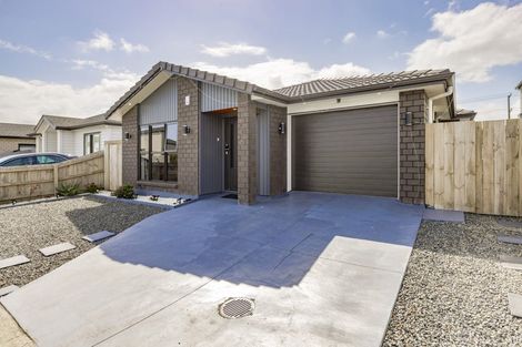 Photo of property in 18 Survila Street, Takanini, 2110