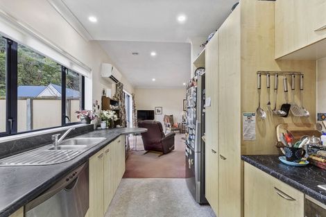 Photo of property in 5u8 Court Road, Tawa, Wellington, 5028