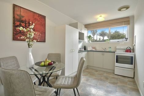 Photo of property in 33 Mccrystal Avenue, Eastern Beach, Auckland, 2012