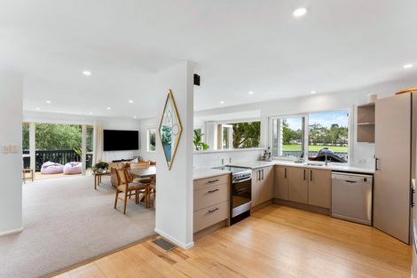 Photo of property in 1/16 Lyttelton Avenue, Forrest Hill, Auckland, 0620