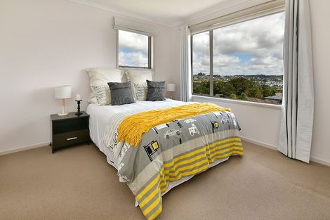 Photo of property in 9 Seagate Place, Red Beach, 0932