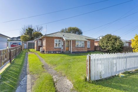 Photo of property in 16 Bennett Street, Gonville, Whanganui, 4501