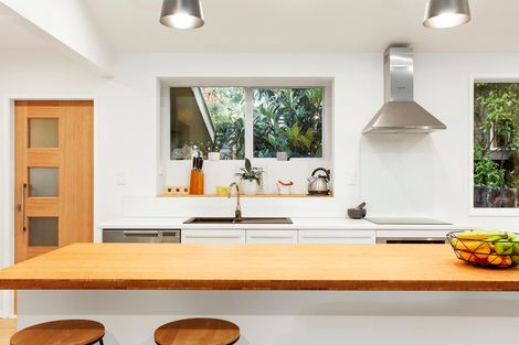 Photo of property in 49 Onedin Place, Titirangi, Auckland, 0604