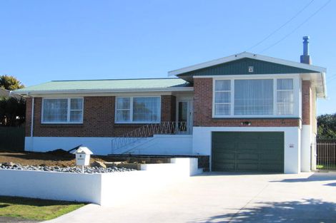 Photo of property in 4 Halberg Street, Papakura, 2110
