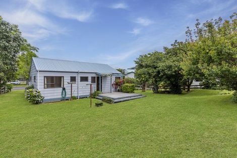 Photo of property in 128 Avalon Place, Whangamata, 3620
