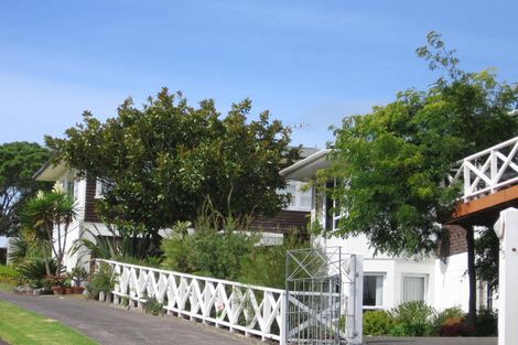 Photo of property in 15 Huntly Road, Campbells Bay, Auckland, 0630