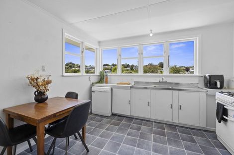 Photo of property in 12 Regent Place, Blagdon, New Plymouth, 4310