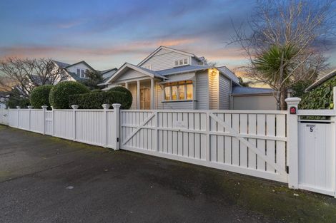 Photo of property in 5 Clarence Road, Northcote Point, Auckland, 0627