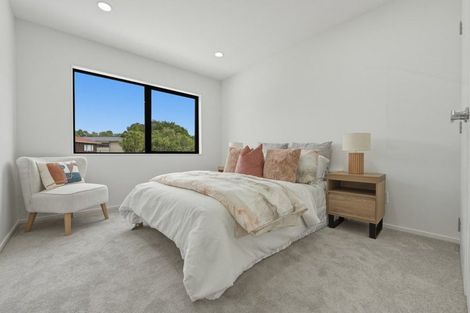 Photo of property in 16 Kirby Street, Glendene, Auckland, 0602