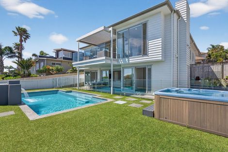 Photo of property in 15 Beechwood Road, Rothesay Bay, Auckland, 0630