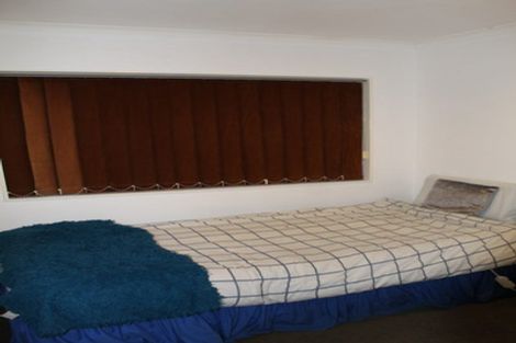 Photo of property in 38 Glenveagh Park Drive, Weymouth, Auckland, 2103