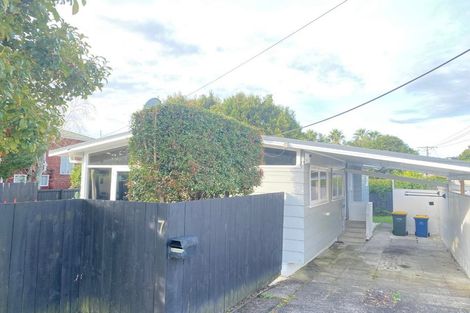 Photo of property in 7 Porter Avenue, Te Atatu South, Auckland, 0610