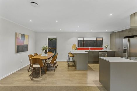 Photo of property in 68 Roberts Road, Glenfield, Auckland, 0629