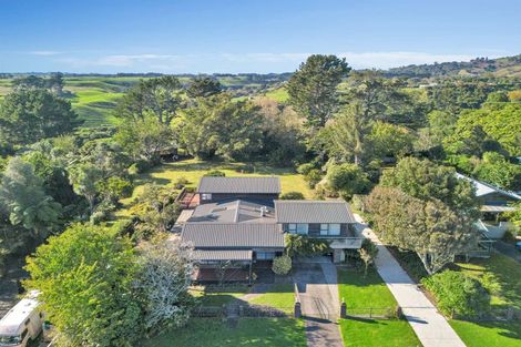 Photo of property in 27 Donnelly Street, Oakura, 4314