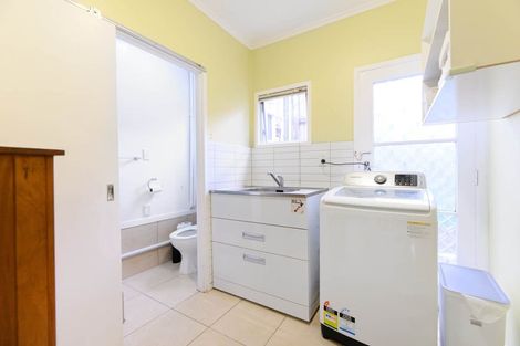 Photo of property in 7 Darcy Place, Massey, Auckland, 0614