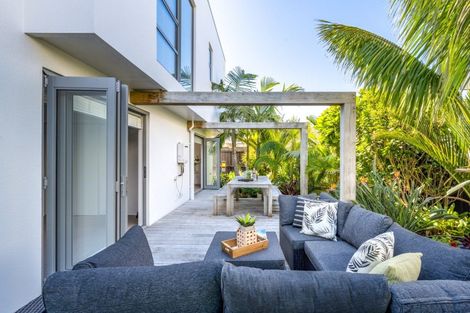 Photo of property in 8a The Parade, Bucklands Beach, Auckland, 2012