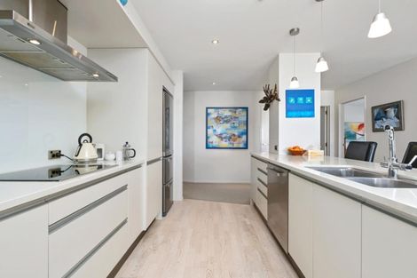 Photo of property in 9/48 Marine Parade, Mount Maunganui, 3116
