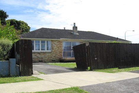 Photo of property in 17 Miller Road, Mangere Bridge, Auckland, 2022