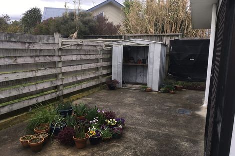 Photo of property in 38 Freyberg Crescent, Waikanae Beach, Waikanae, 5036