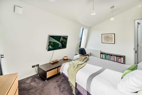 Photo of property in 64a Orangi Kaupapa Road, Northland, Wellington, 6012