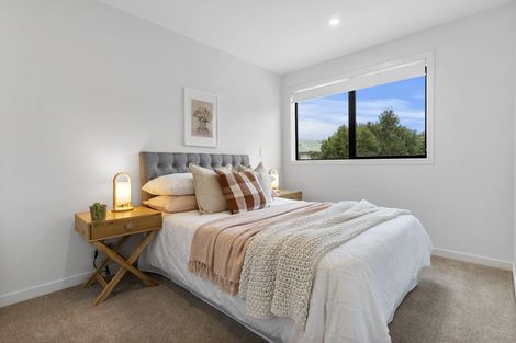 Photo of property in 2/35 Garadice Road, Rothesay Bay, Auckland, 0630