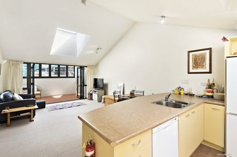 Photo of property in Courtenay Mews Apartments, 18/14u Alpha Street, Te Aro, Wellington, 6011