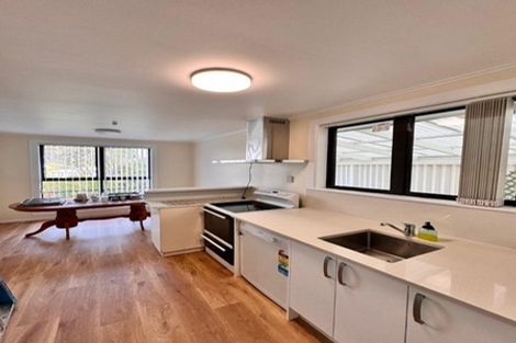 Photo of property in 18 Kelwyn Road, Kelston, Auckland, 0602