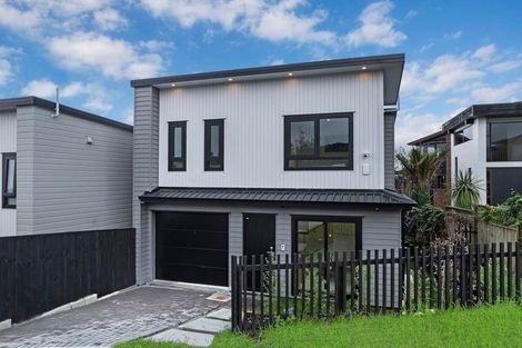 Photo of property in 2d Gordon Stanley Drive, Massey, Auckland, 0614