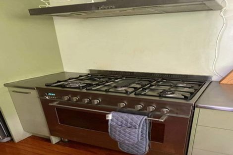 Photo of property in 17 Highbury Bypass, Birkenhead, Auckland, 0626