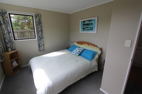 Photo of property in 27b Shackle Lane, Whitby, Porirua, 5024