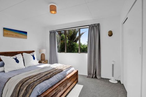Photo of property in 9 Pohutukawa Drive, Opunake, 4616