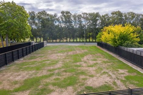 Photo of property in 409 Sawyers Arms Road, Harewood, Christchurch, 8051