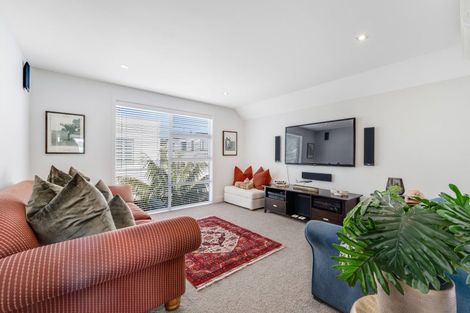 Photo of property in 8a The Parade, Bucklands Beach, Auckland, 2012