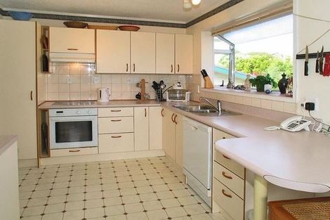 Photo of property in 6 The Sounding, Whitby, Porirua, 5024