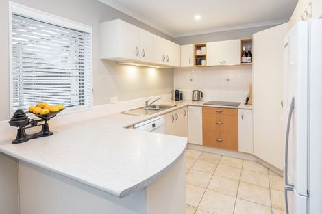 Photo of property in 17a Drake Street, Howick, Auckland, 2014