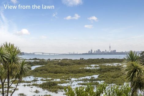 Photo of property in 44 Rewarewa Road, Te Atatu Peninsula, Auckland, 0610