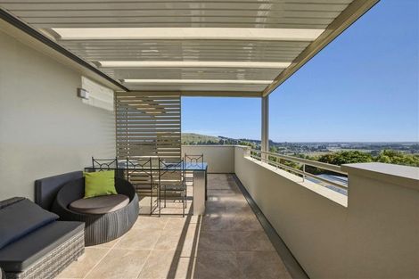 Photo of property in 31 Highcrest Heights, Westmorland, Christchurch, 8025