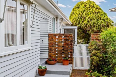 Photo of property in 13 Tahi Terrace, Glen Eden, Auckland, 0602