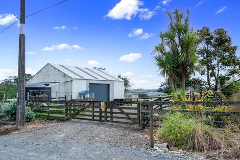 Photo of property in 12 Mildon Road, Waitakere, Auckland, 0782