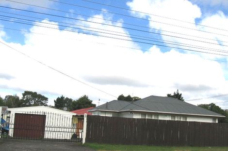 Photo of property in 1 Woodside Road, Massey, Auckland, 0614