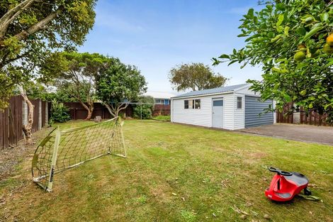 Photo of property in 11 Manuka Place, Hawera, 4610