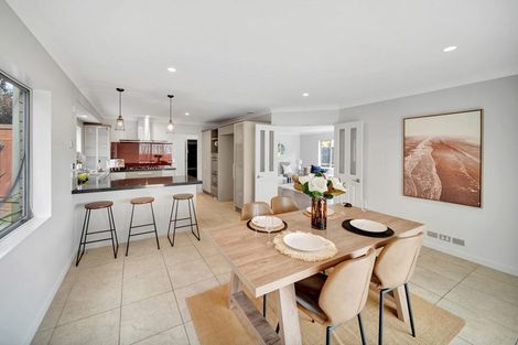 Photo of property in 23 Laurel Oak Drive, Schnapper Rock, Auckland, 0632